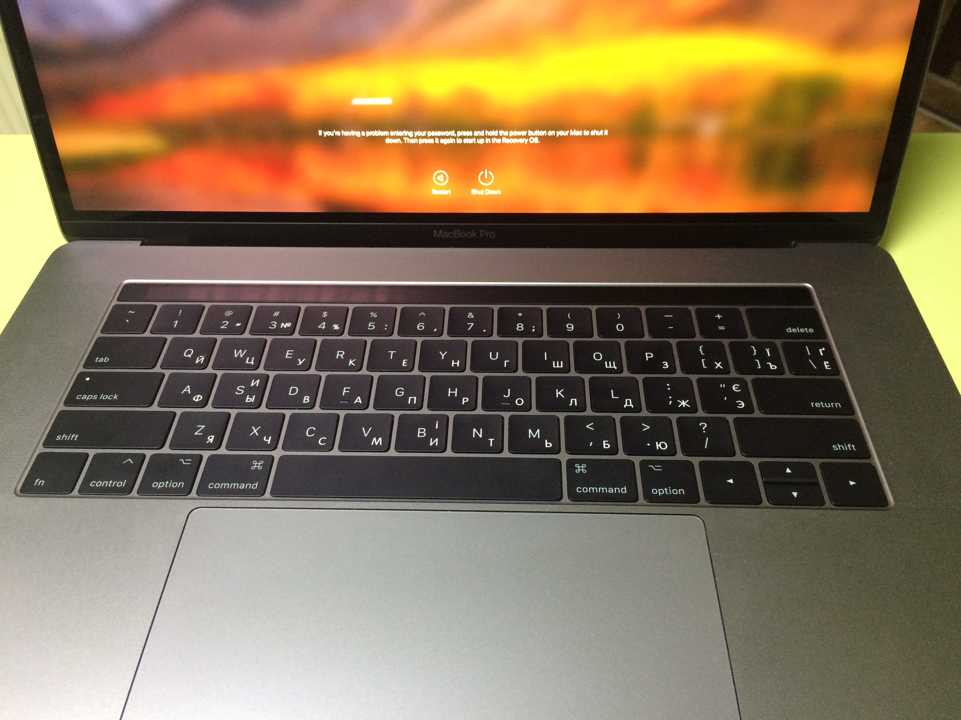  MacBook Pro A1707 